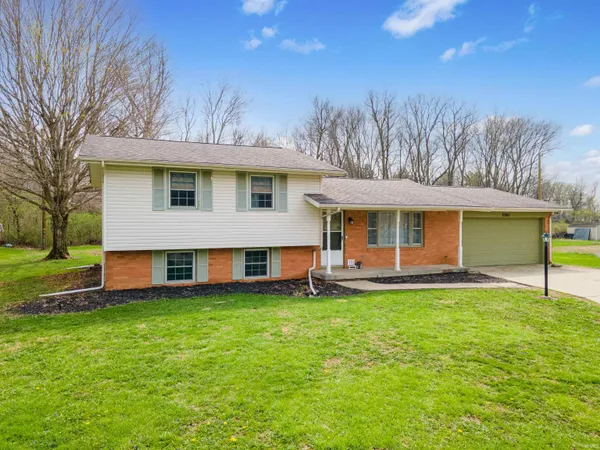 $269,900 | 2305 West Clearview Drive, Marion, IN 46952
