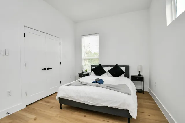 a picture of a bench in a white building