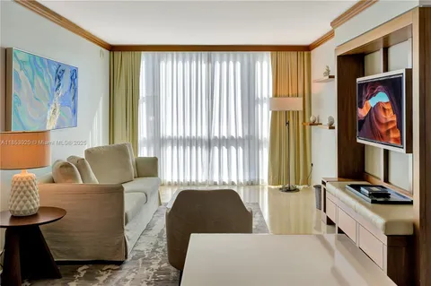 $465,000 | 6801 Collins Avenue, Unit 806, Miami Beach, FL 33141