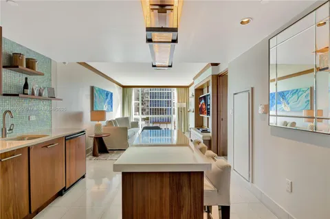 $465,000 | 6801 Collins Avenue, Unit 806, Miami Beach, FL 33141