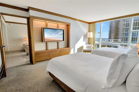 $465,000 | 6801 Collins Avenue, Unit 806, Miami Beach, FL 33141