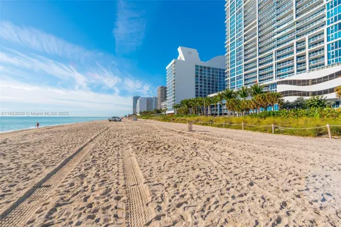 $465,000 | 6801 Collins Avenue, Unit 806, Miami Beach, FL 33141