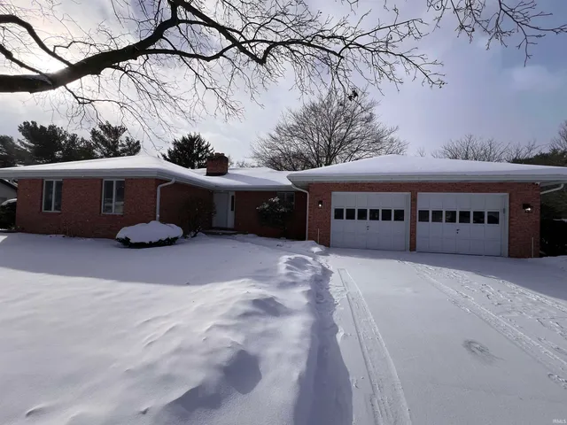 $389,000 | 653 Bay View Drive, Mishawaka, IN 46544