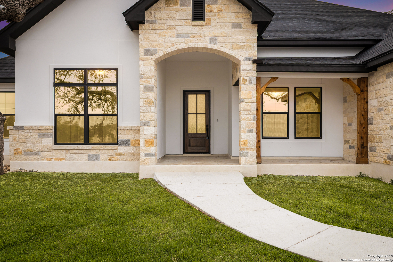 220 Toucan Drive Spring Branch, TX 78070 - Photo 4 of 25