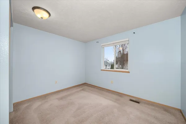 $299,000 | 950 East Calkins Drive, Spokane, WA 99208