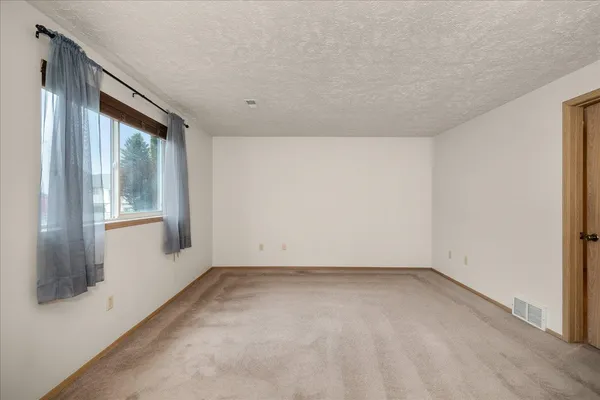 $299,000 | 950 East Calkins Drive, Spokane, WA 99208