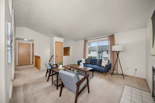 $299,000 | 950 East Calkins Drive, Spokane, WA 99208