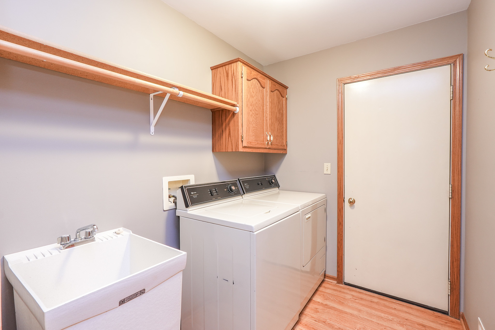 304 Andrea Drive Manhattan, IL 60442 - Photo 38 of 53 a utility room with dryer and washer