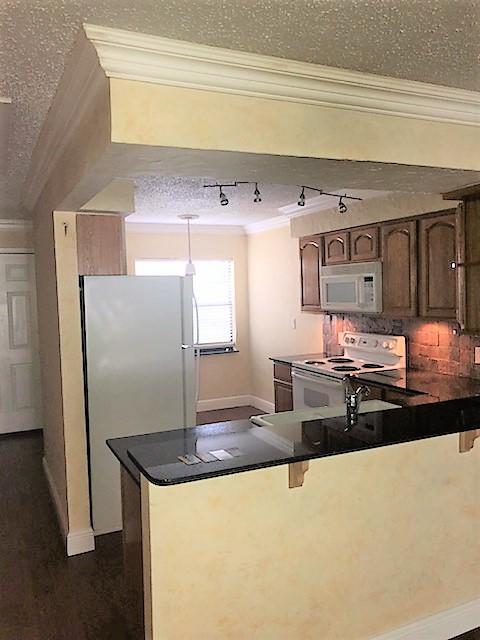 6002 Indrio Road, Unit 3 Fort Pierce, FL 34951 - Photo 9 of 40 IMG_5530