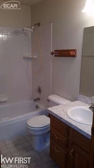 6282 Johnson Road Flushing, MI 48433 - Photo 10 of 15 20445522-9.JPG