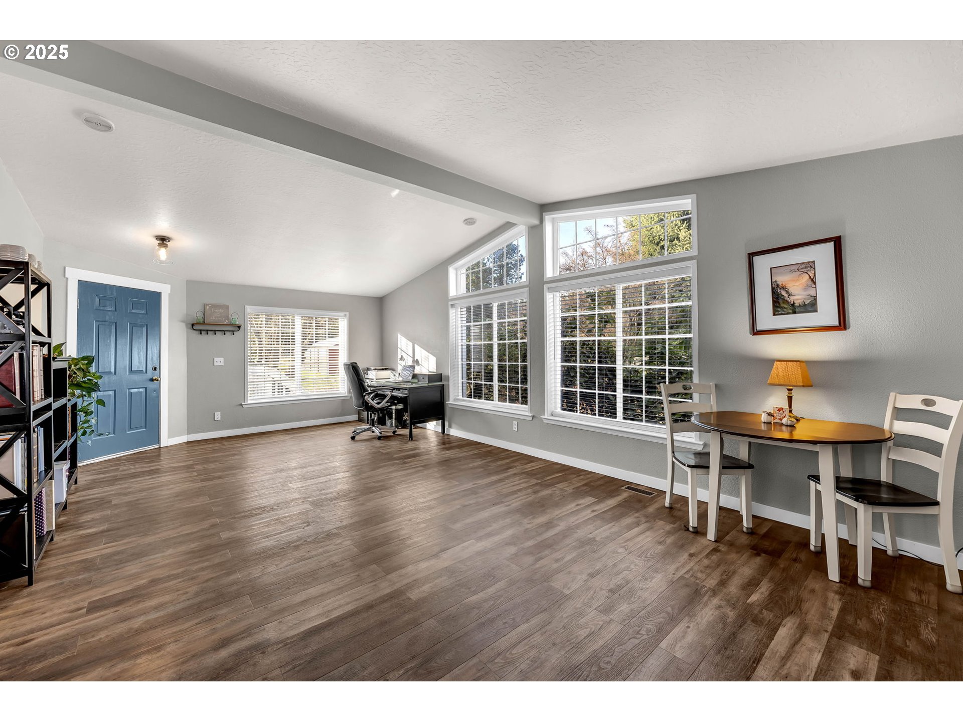 111 Mathany Road Carson, WA 98610 - Photo 21 of 39 a view of a livingroom with furniture window and wooden floor