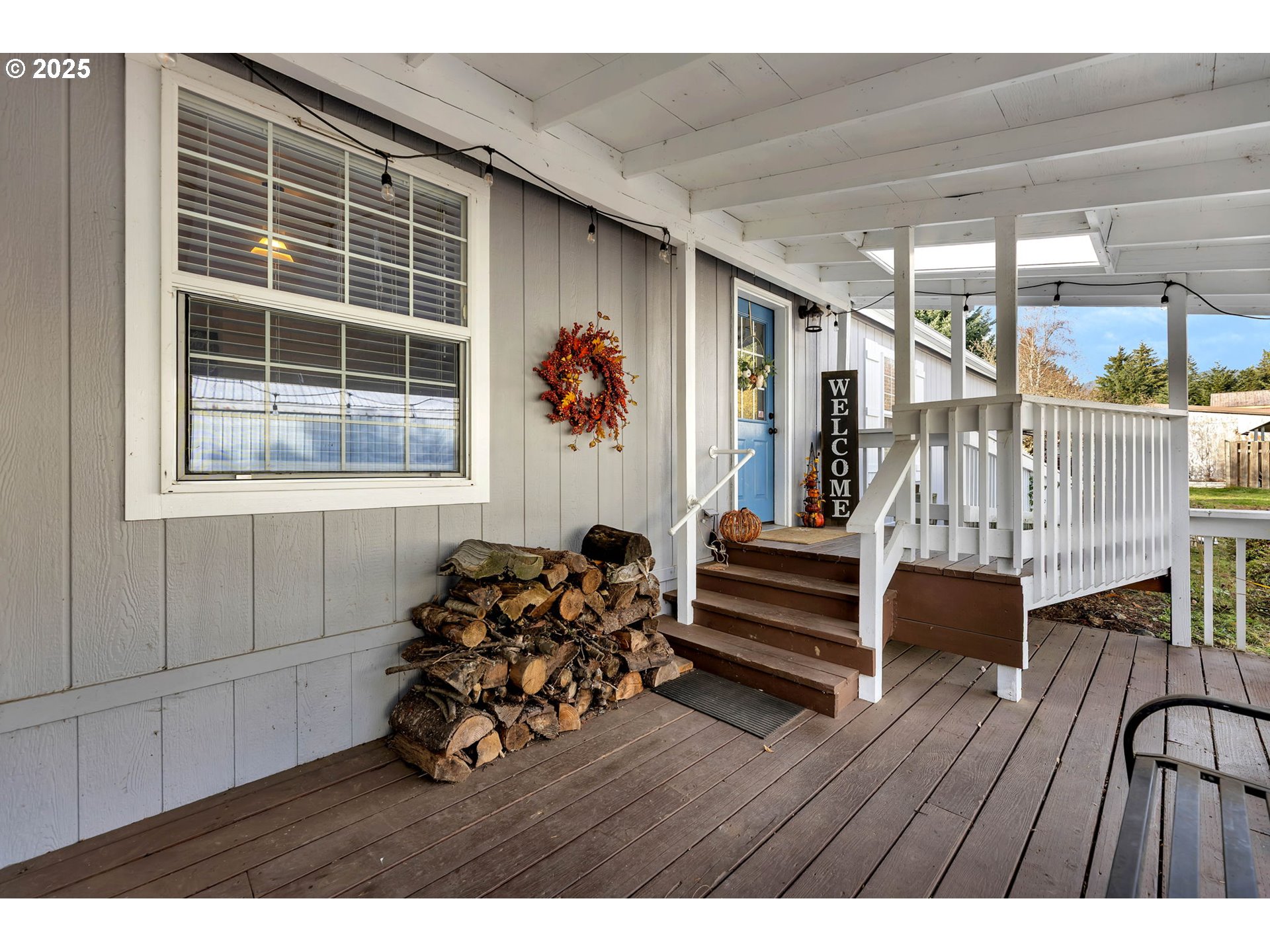 111 Mathany Road Carson, WA 98610 - Photo 3 of 39 a view of entryway with wooden floor