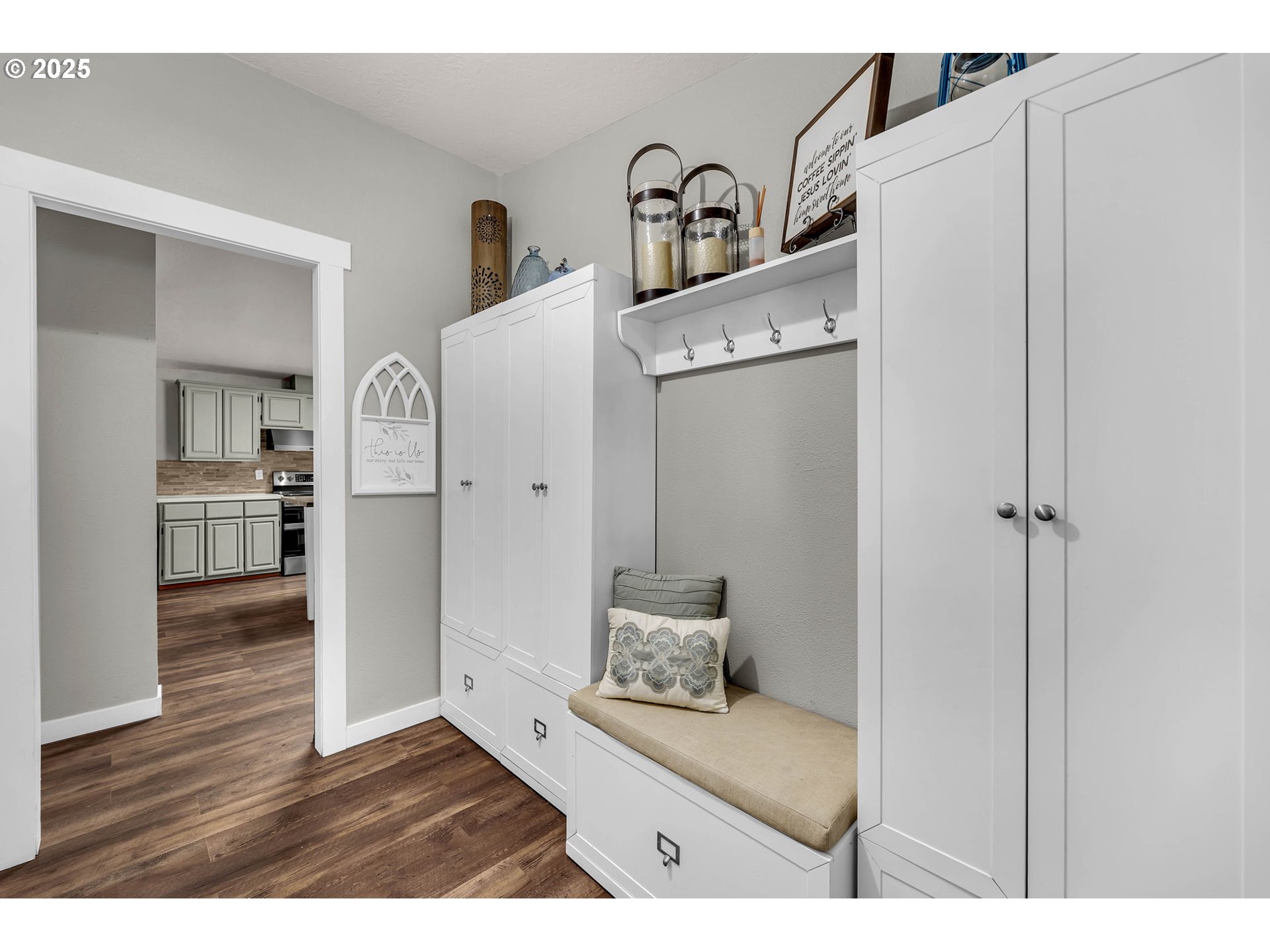 111 Mathany Road Carson, WA 98610 - Photo 6 of 39 a living room with furniture and wooden floor