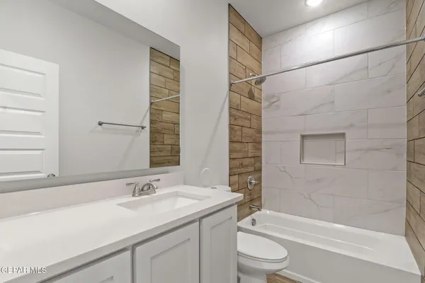 $291,950 | 646 Davi's Greenwood Court, Vinton, TX 79821