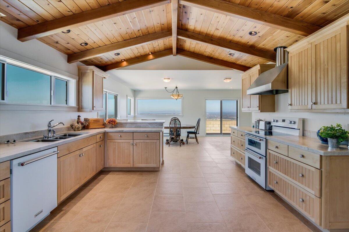 1102 Lasalle Canyon Road Lompoc, CA 93436 - Photo 11 of 62 12-Kitchen