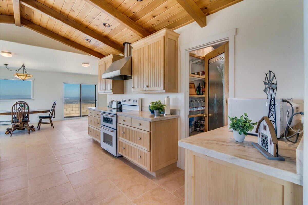 1102 Lasalle Canyon Road Lompoc, CA 93436 - Photo 12 of 62 13-Walk in Pantry