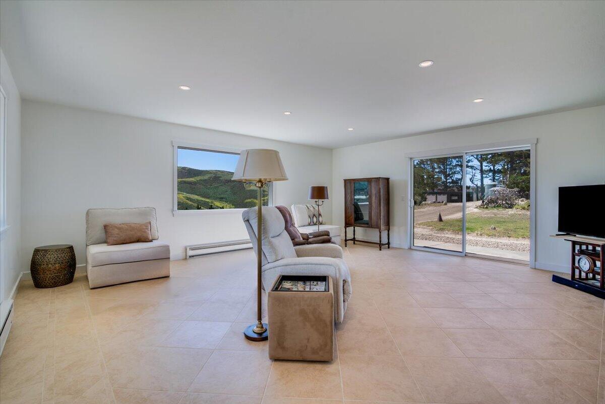 1102 Lasalle Canyon Road Lompoc, CA 93436 - Photo 16 of 62 17-Living_entertainment room