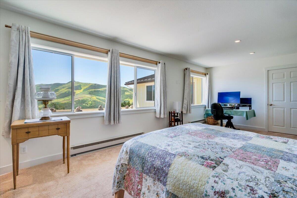 1102 Lasalle Canyon Road Lompoc, CA 93436 - Photo 21 of 62 22-Primary Bedroom