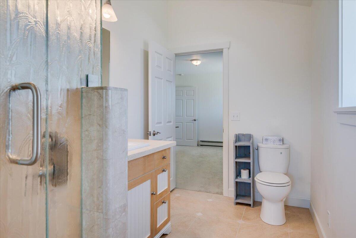 1102 Lasalle Canyon Road Lompoc, CA 93436 - Photo 28 of 62 29-Adjoining Bath