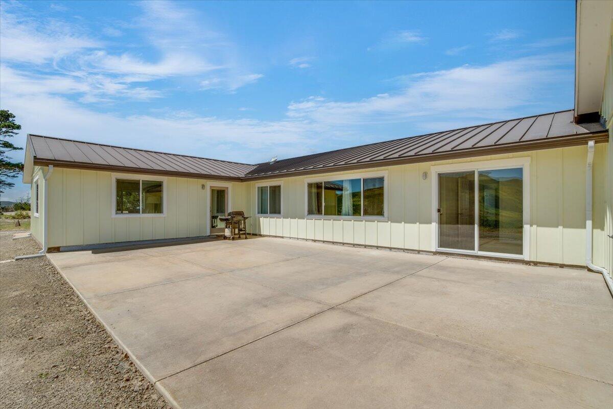 1102 Lasalle Canyon Road Lompoc, CA 93436 - Photo 39 of 62 40-Rear Patio