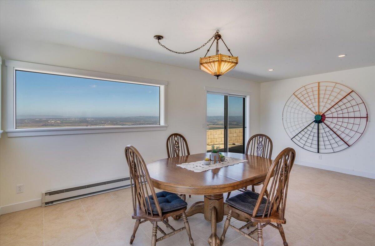1102 Lasalle Canyon Road Lompoc, CA 93436 - Photo 8 of 62 09-Dining