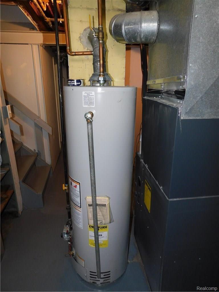 6570 Pelham Road Taylor, MI 48180 - Photo 31 of 36 HOT WATER TANK