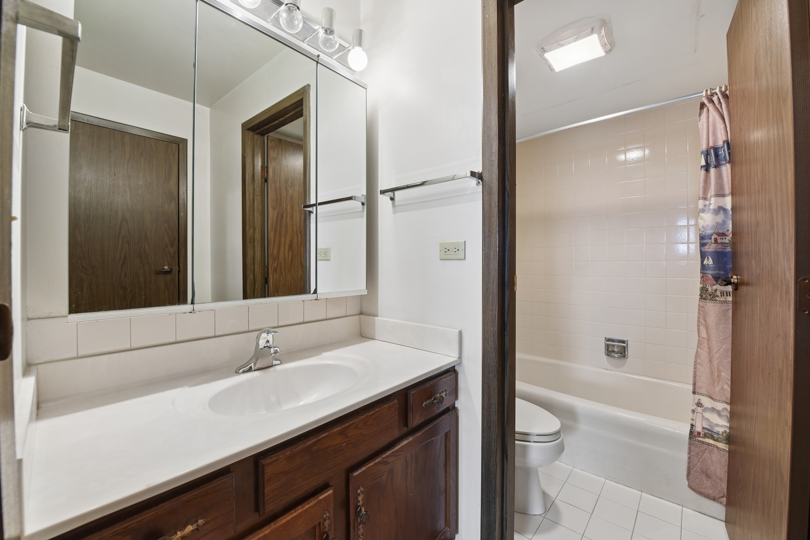 601 West Huntington Commons Road, Unit 202 Mount Prospect, IL 60056 - Photo 19 of 25