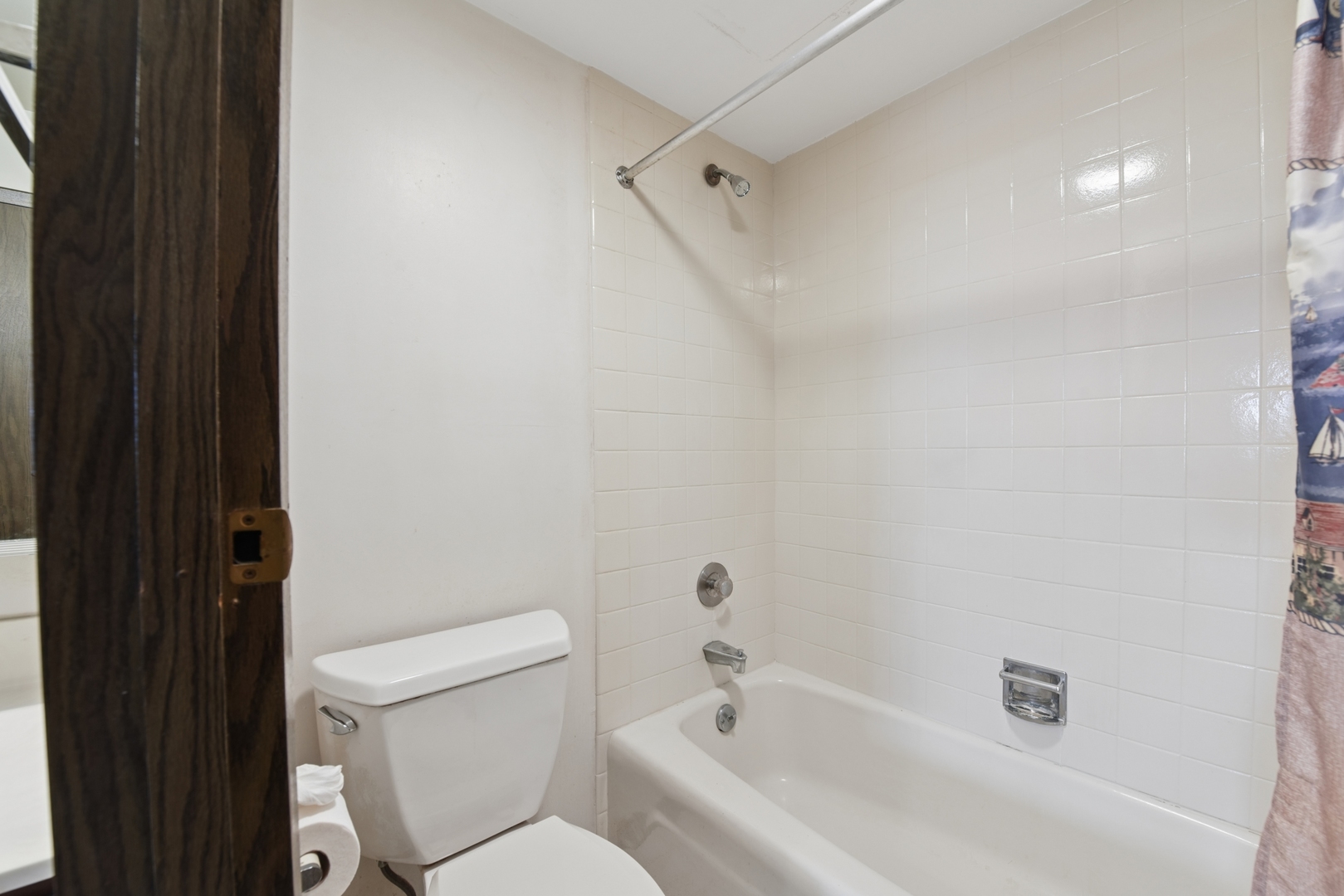 601 West Huntington Commons Road, Unit 202 Mount Prospect, IL 60056 - Photo 21 of 25