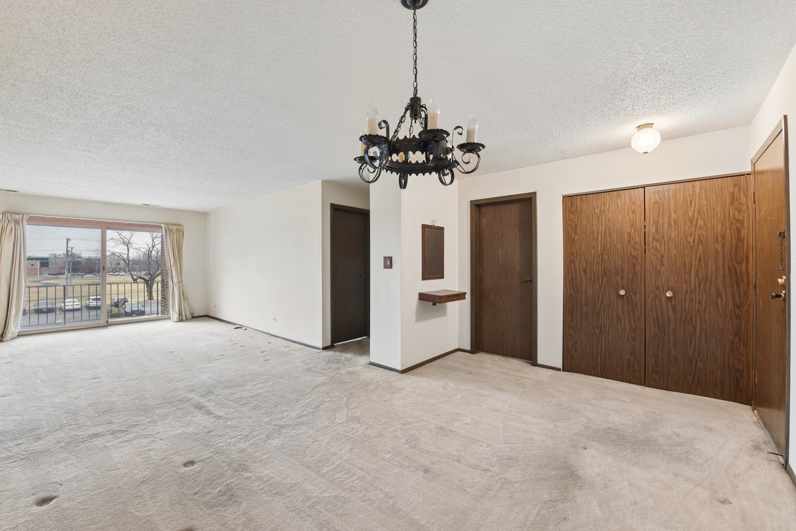 601 West Huntington Commons Road, Unit 202 Mount Prospect, IL 60056 - Photo 7 of 25