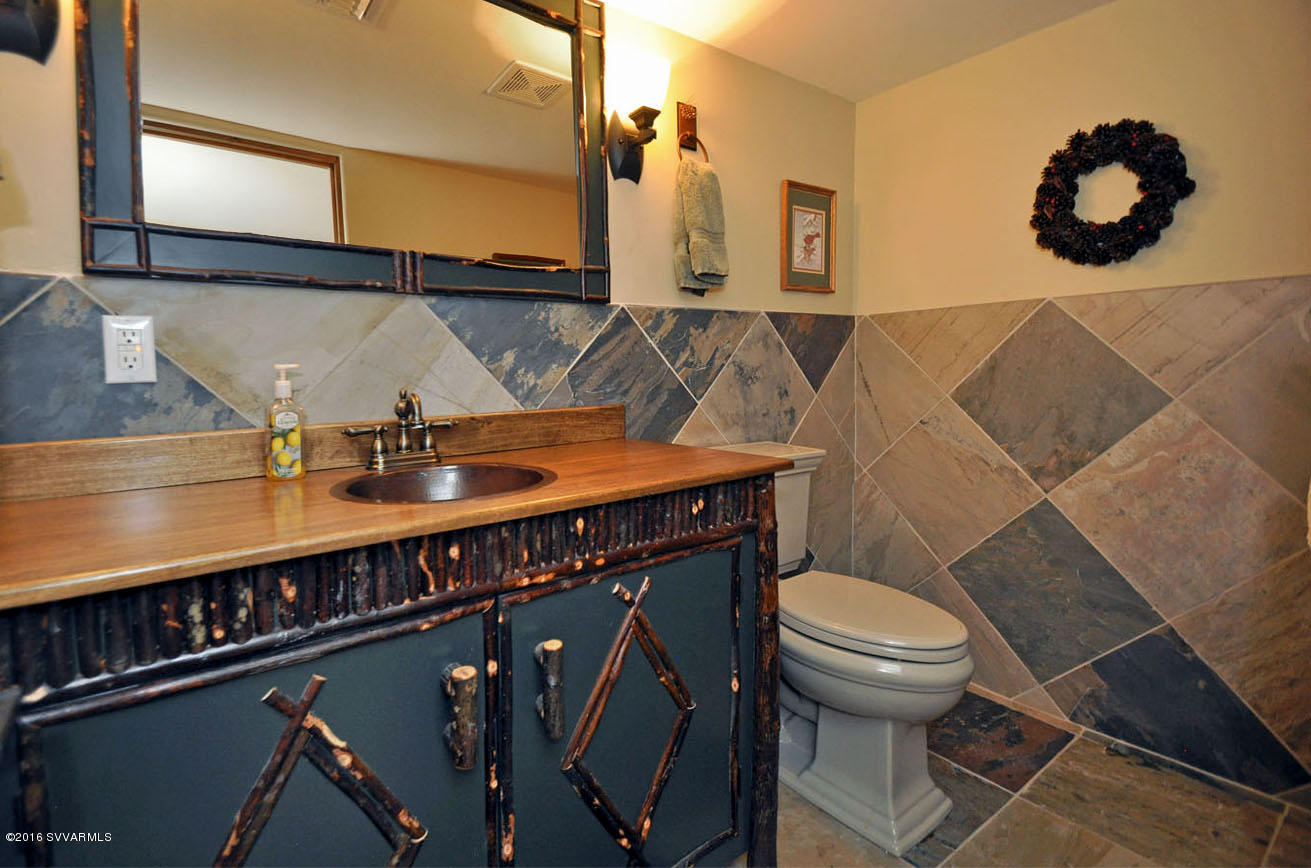 330 Alhambra Road Sedona, AZ 86336 - Photo 25 of 31 Guest Bathroom Suite