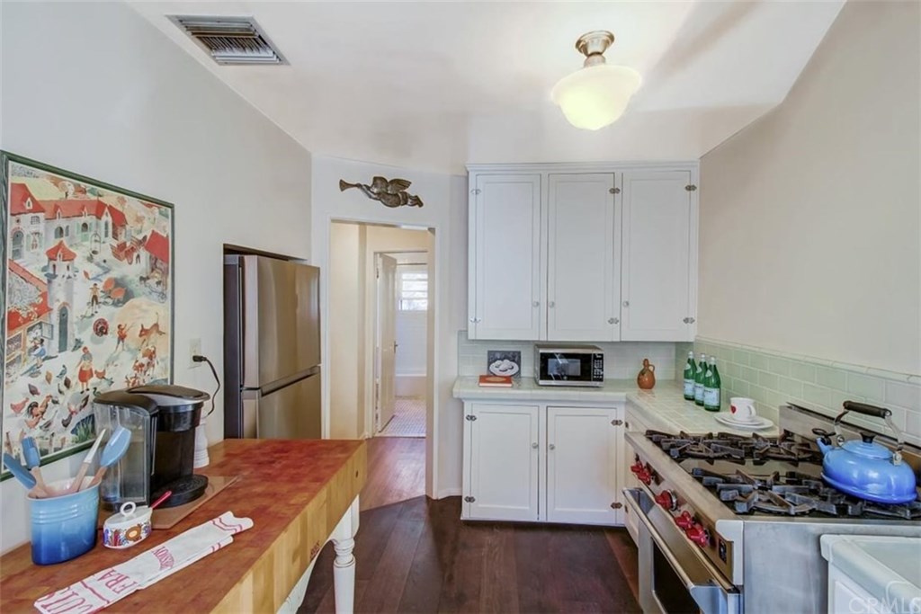 1115 Paladora Avenue Pasadena, CA 91104 - Photo 10 of 28