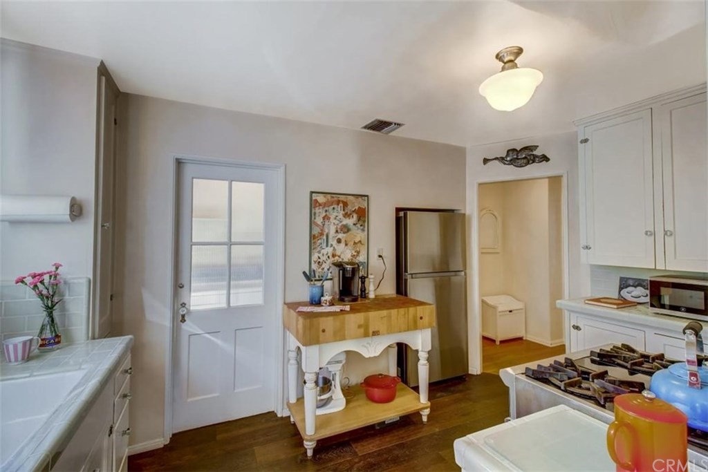 1115 Paladora Avenue Pasadena, CA 91104 - Photo 11 of 28