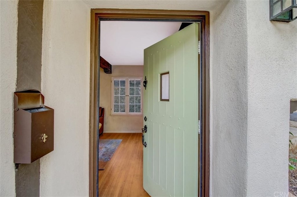 1115 Paladora Avenue Pasadena, CA 91104 - Photo 2 of 28