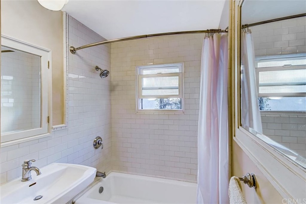 1115 Paladora Avenue Pasadena, CA 91104 - Photo 21 of 28