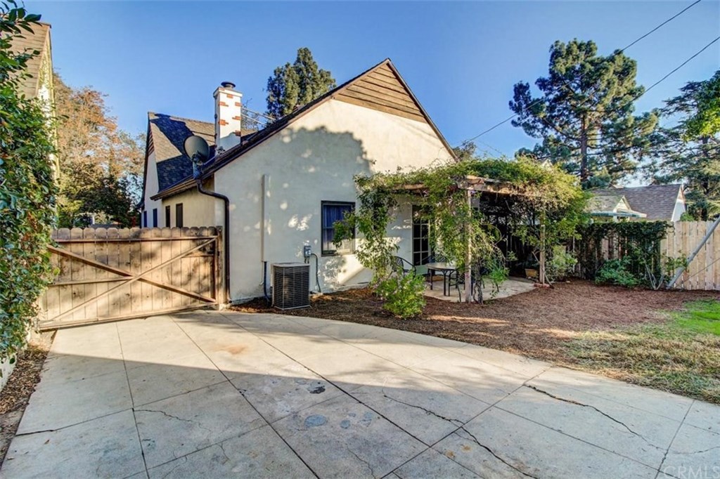 1115 Paladora Avenue Pasadena, CA 91104 - Photo 25 of 28