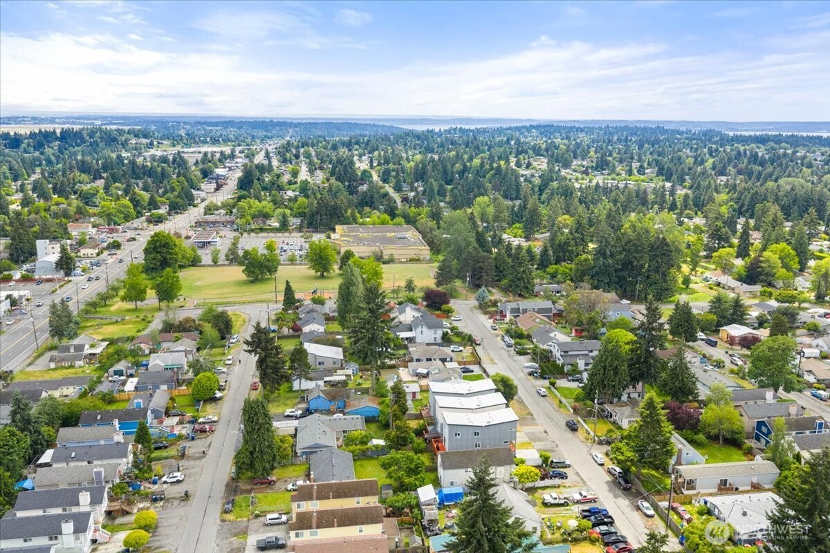 12418 2nd Place Southwest Burien, WA 98146 - Photo 37 of 39 a view of a city