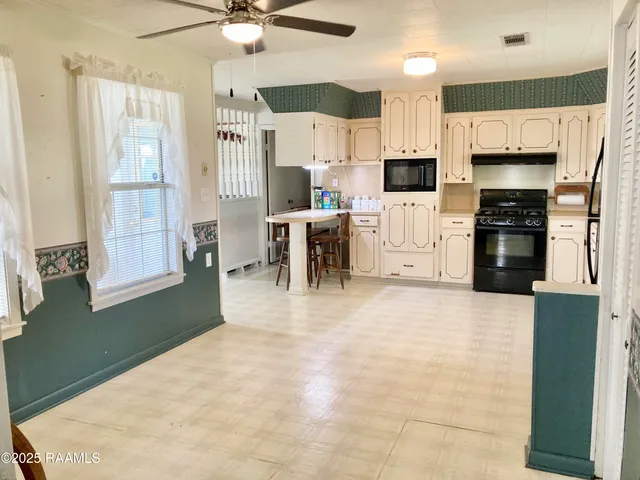 $179,900 | 124 Carol Drive, Rayne, LA 70578