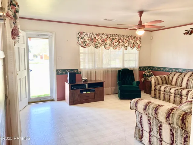 $179,900 | 124 Carol Drive, Rayne, LA 70578