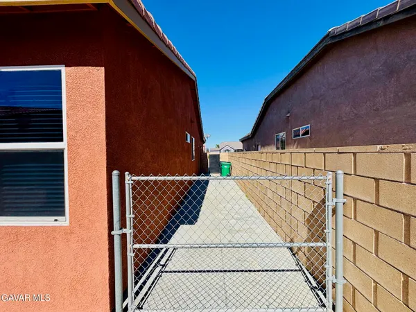 $2,899 | 5806 West Ave K-3, Lancaster, CA 93536