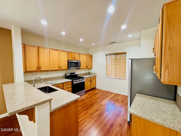 $2,899 | 5806 West Ave K-3, Lancaster, CA 93536
