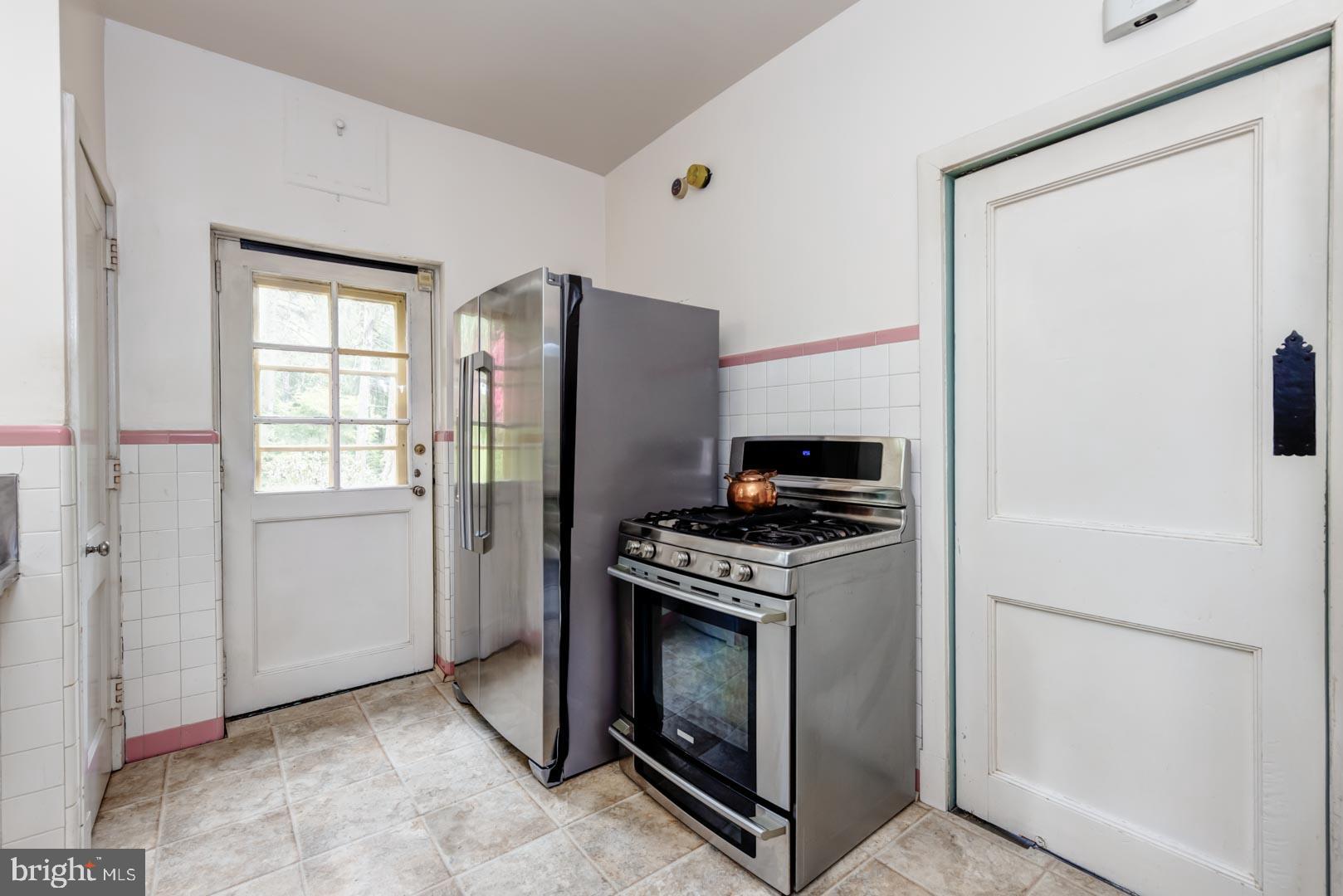 1187 Rydal Road Jenkintown, PA 19046 - Photo 24 of 44