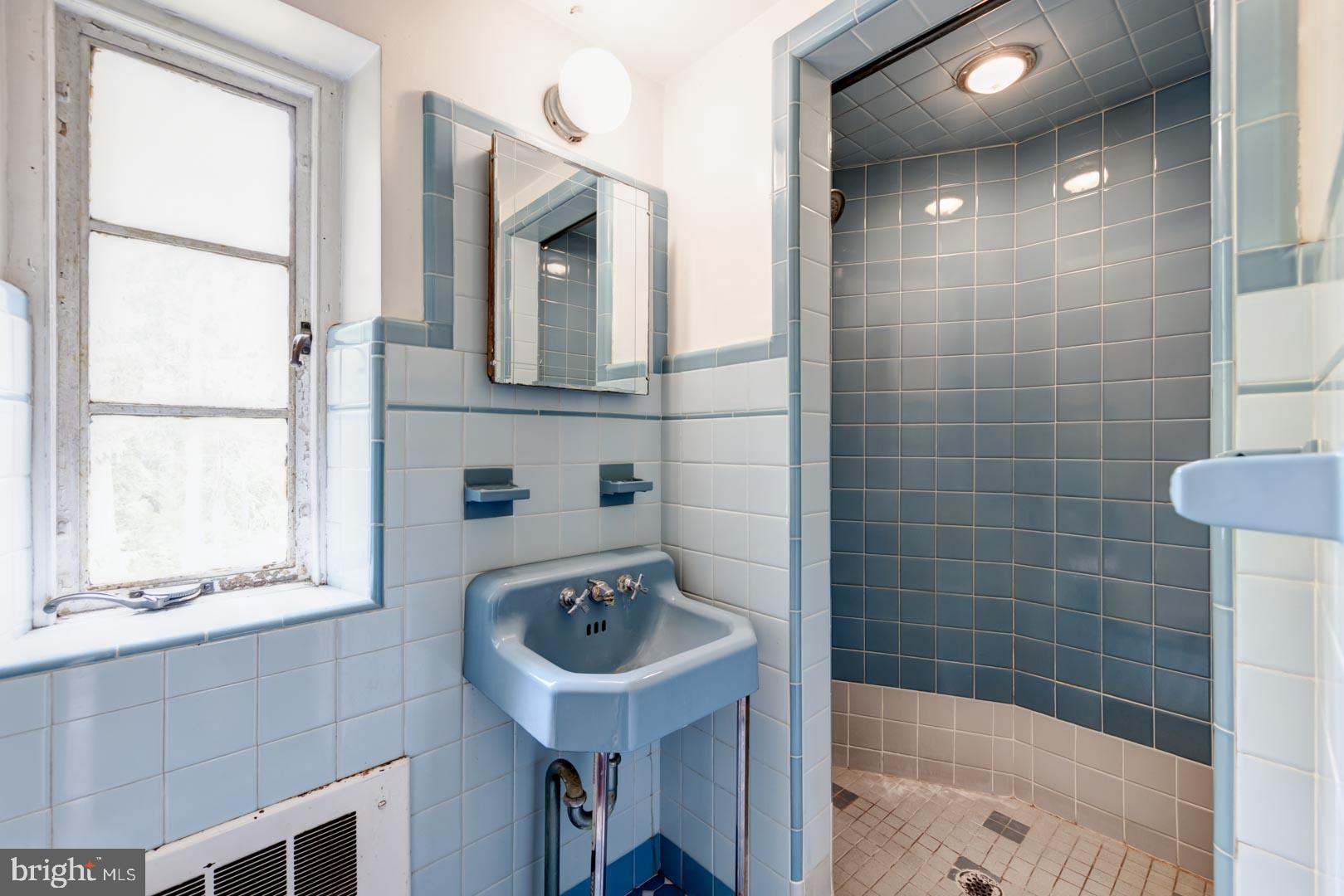 1187 Rydal Road Jenkintown, PA 19046 - Photo 29 of 44