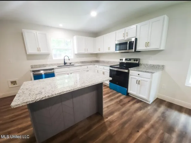 $319,000 | 3412 Hermitage Court, Ocean Springs, MS 39564