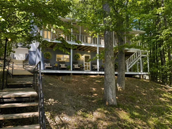 $567,537 | 537 Algonquin Road, Eddyville, KY 42038