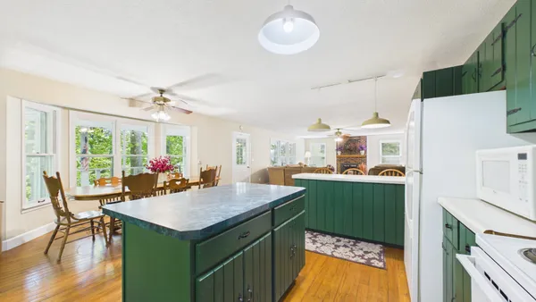 $567,537 | 537 Algonquin Road, Eddyville, KY 42038