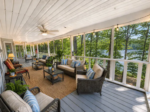 $567,537 | 537 Algonquin Road, Eddyville, KY 42038
