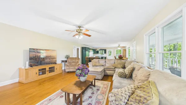 $567,537 | 537 Algonquin Road, Eddyville, KY 42038