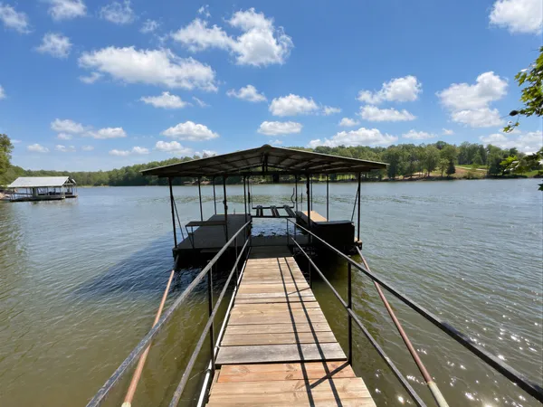 $567,537 | 537 Algonquin Road, Eddyville, KY 42038