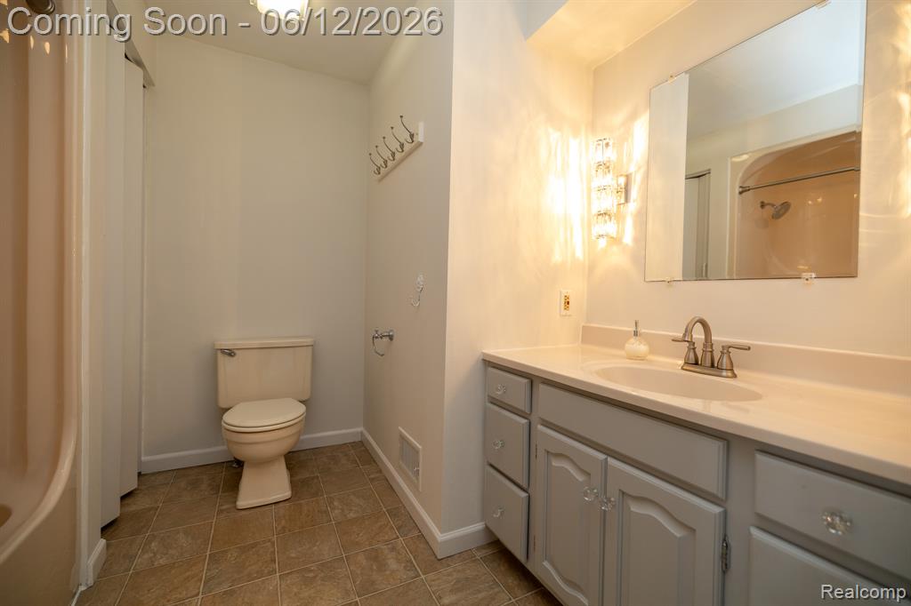 8691 Cooley Lake Road Commerce Township, MI 48382 - Photo 20 of 29