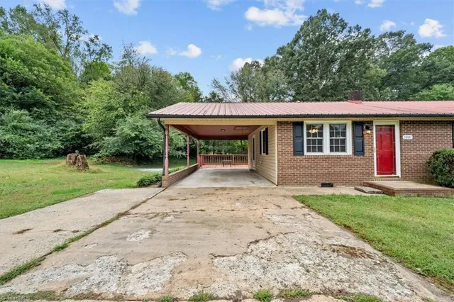 $235,000 | 1001 Meadowood Drive, Ramseur, NC 27316